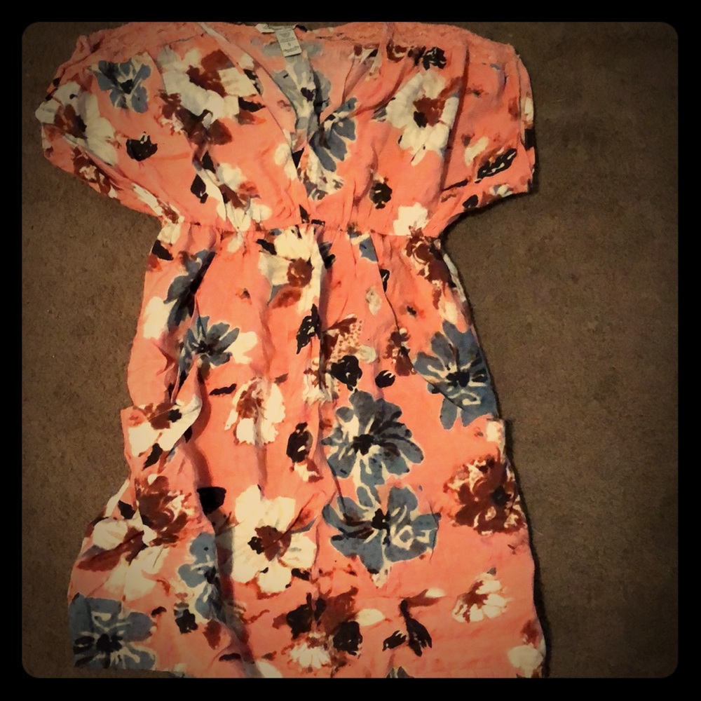 Super cute woman’s dress coral with flowers